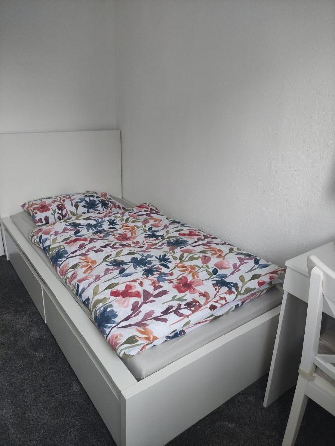 Perfect Place In Walsall/ 4 Bedroom / Long Term Workers Or Family Home Екстериор снимка