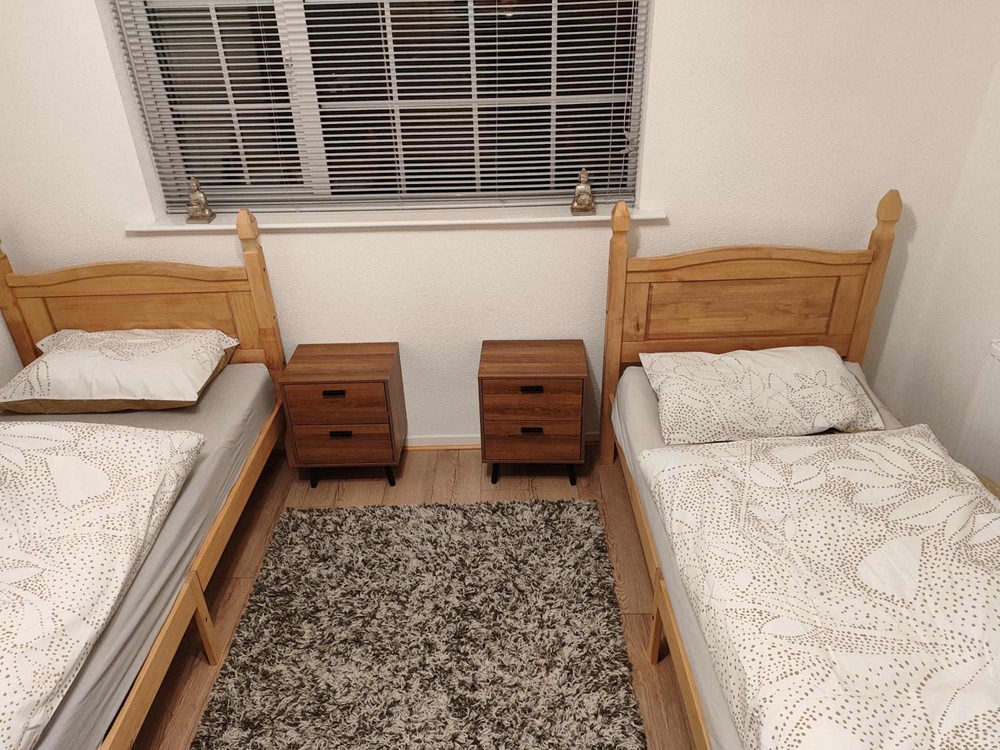 Perfect Place In Walsall/ 4 Bedroom / Long Term Workers Or Family Home Екстериор снимка